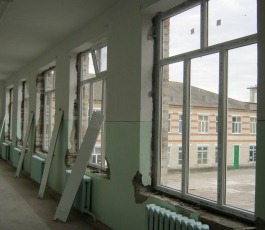 После замены, коридор начальной школы